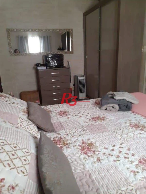 Casa com 3 dormitórios à venda, 265 m² por R$ 744.000,00 - Chico de Paula - Santos/SP