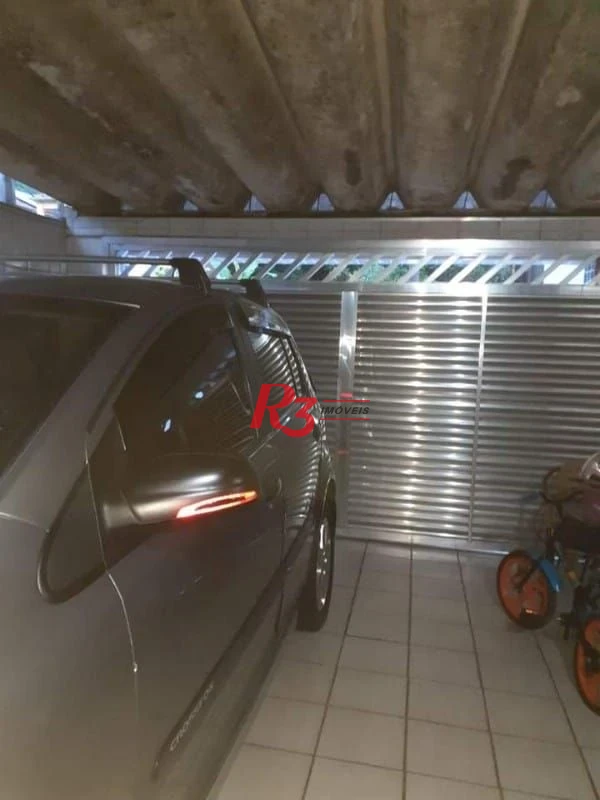 Casa com 3 dormitórios à venda, 265 m² por R$ 744.000,00 - Chico de Paula - Santos/SP