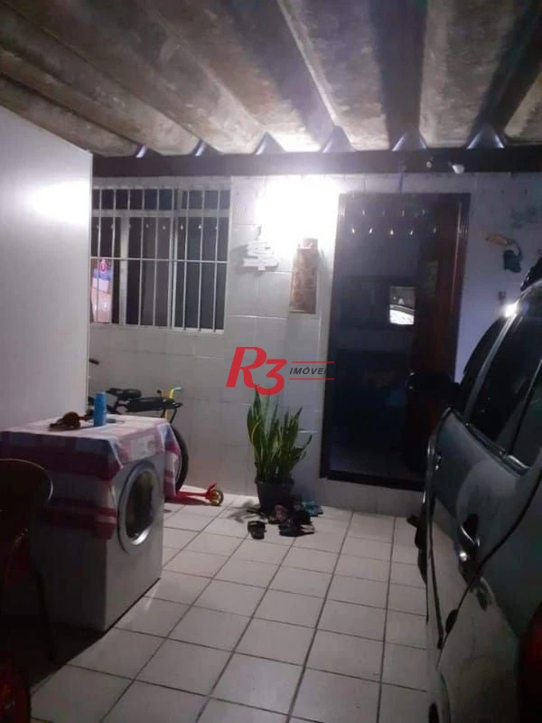 Casa com 3 dormitórios à venda, 265 m² por R$ 744.000,00 - Chico de Paula - Santos/SP