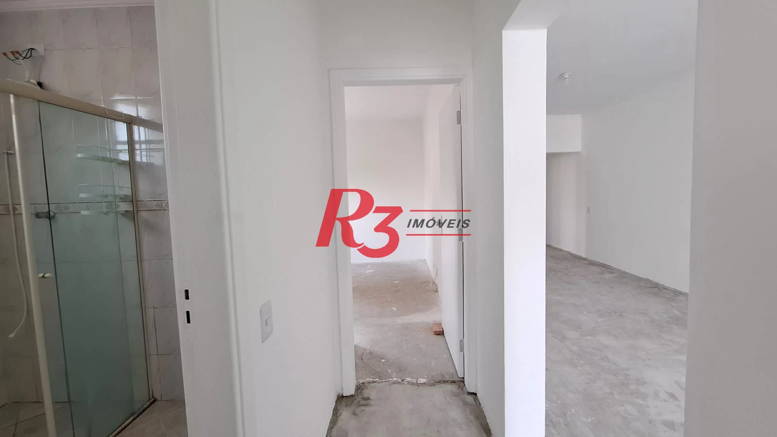 Apartamento à venda, 115 m², 2 quartos, no Boqueirão em Santos SP.
