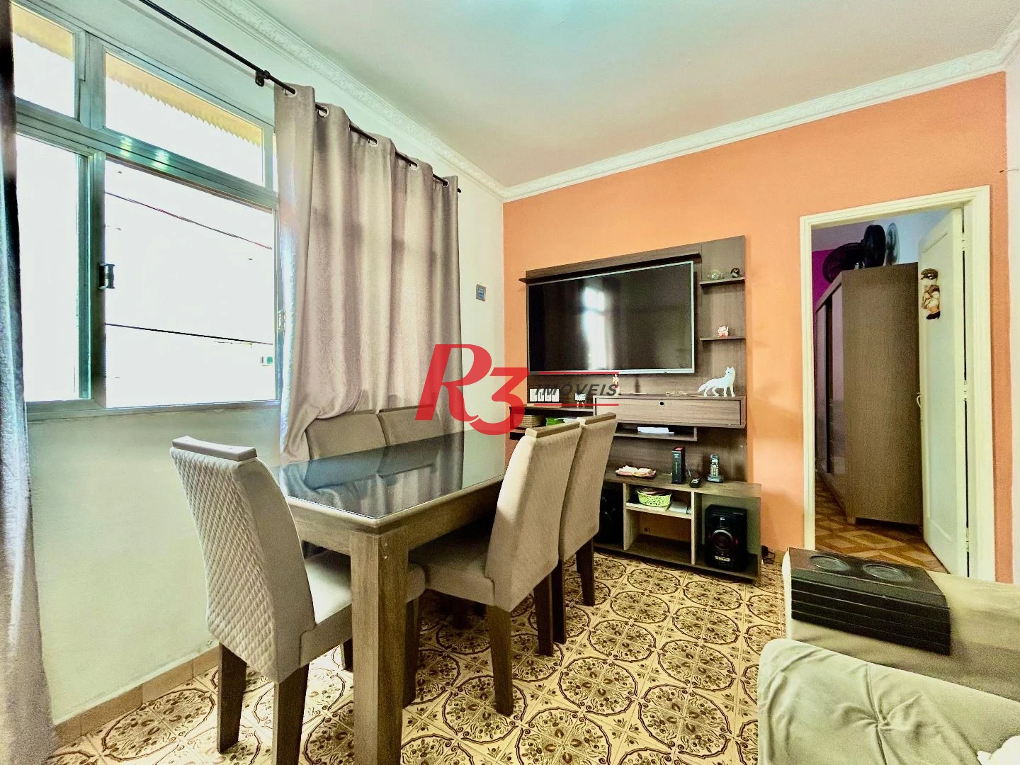 Apartamento com 2 dormitórios à venda, 72 m² por R$ 350.000,00 - Embaré - Santos/SP