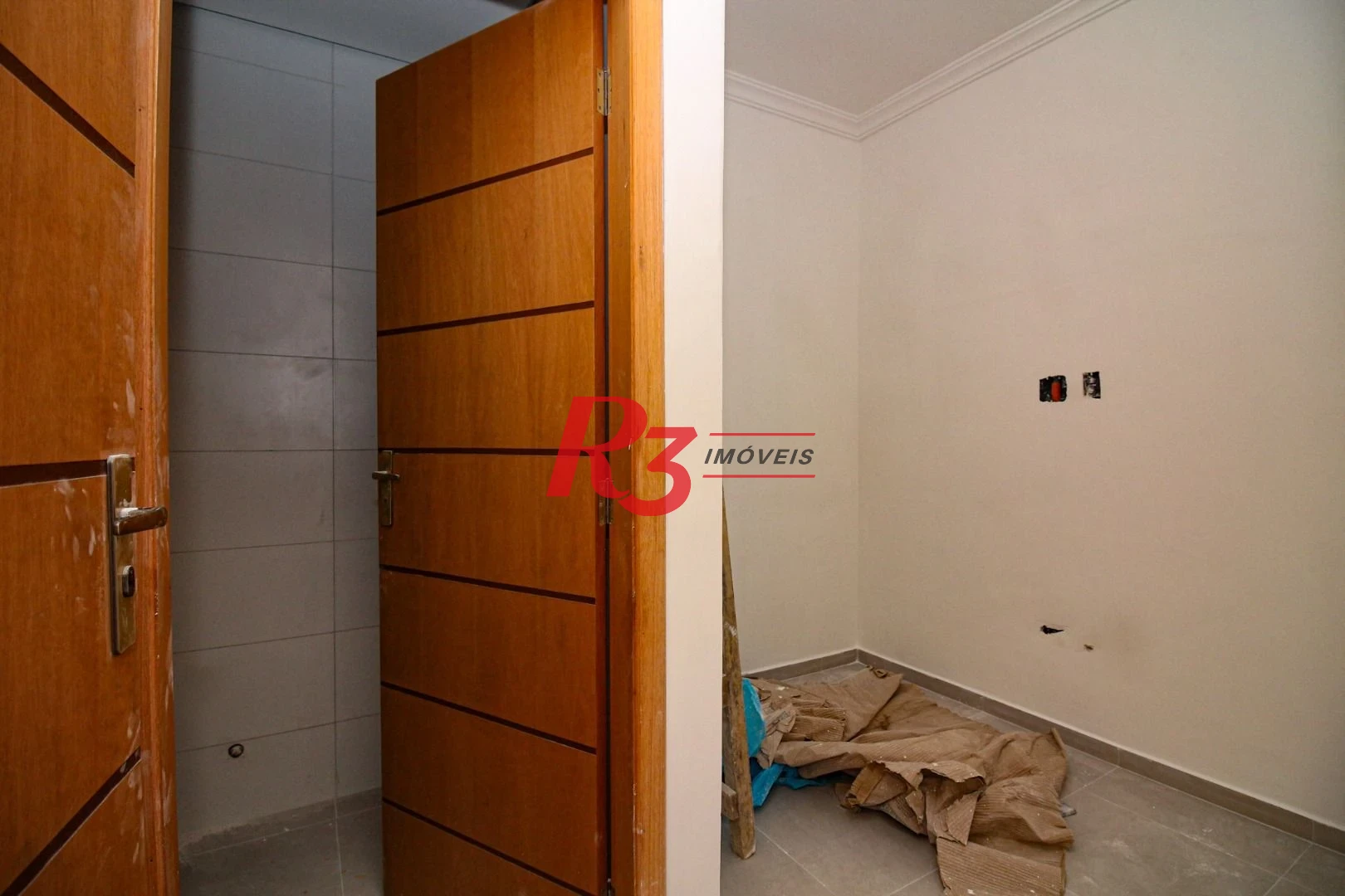 Sobrado Novo com 03 Suítes