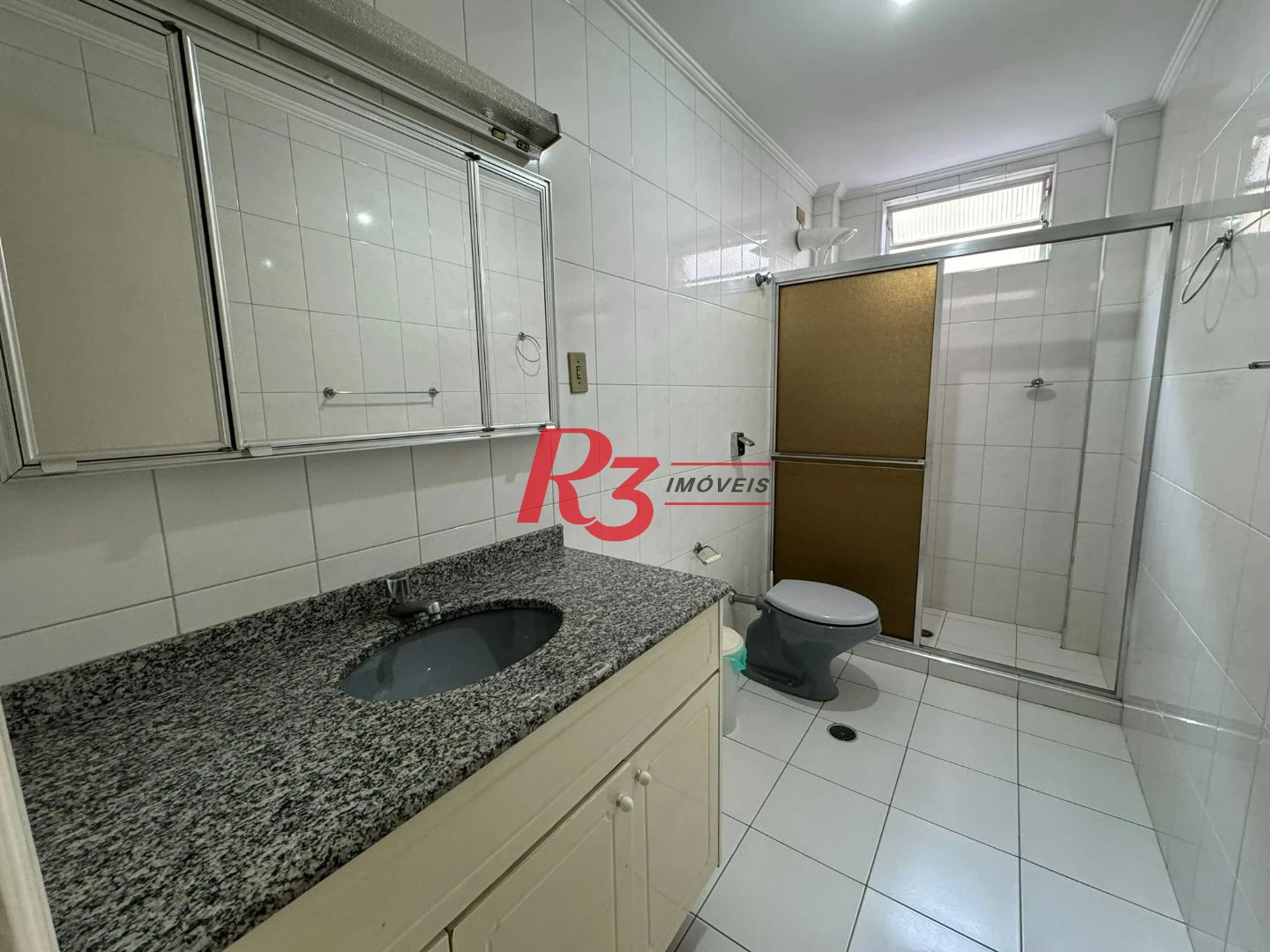 Apartamento com 2 dormitórios na quadra da praia à venda, 127 m² por R$ 700.000 - Aparecida - Santos/SP
