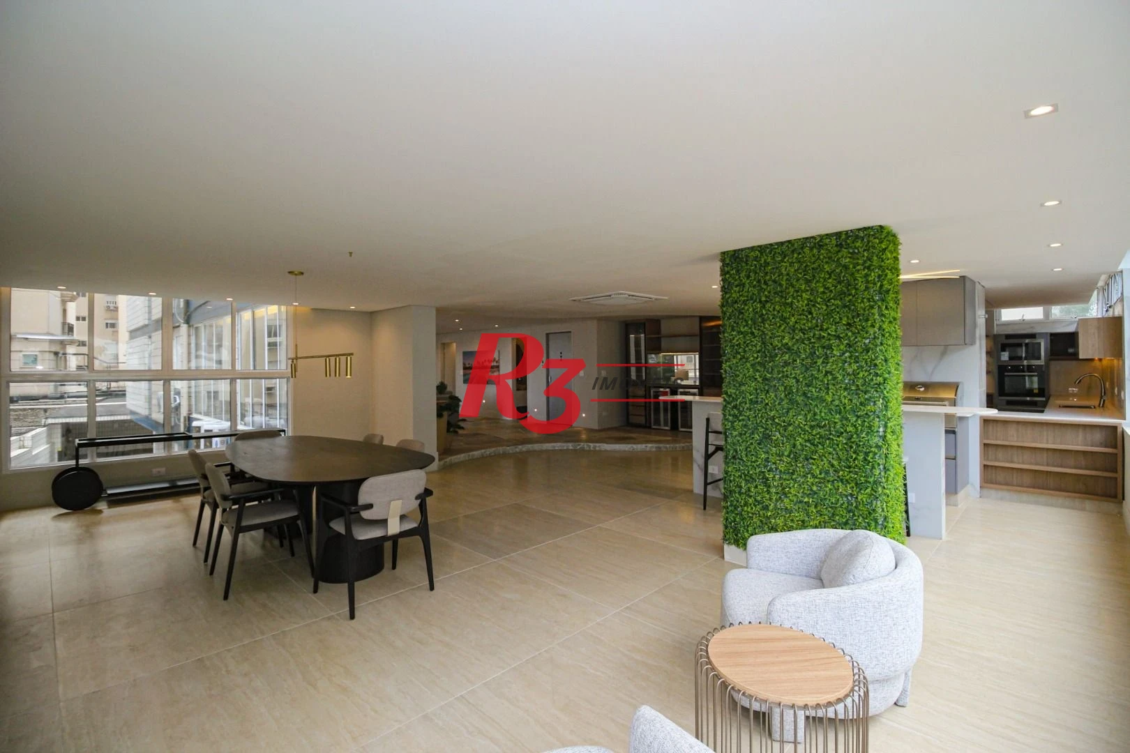 Apartamento com 3 Quartos à venda, 272 m² por R$ 2.950.000 - Gonzaga - Santos/SP