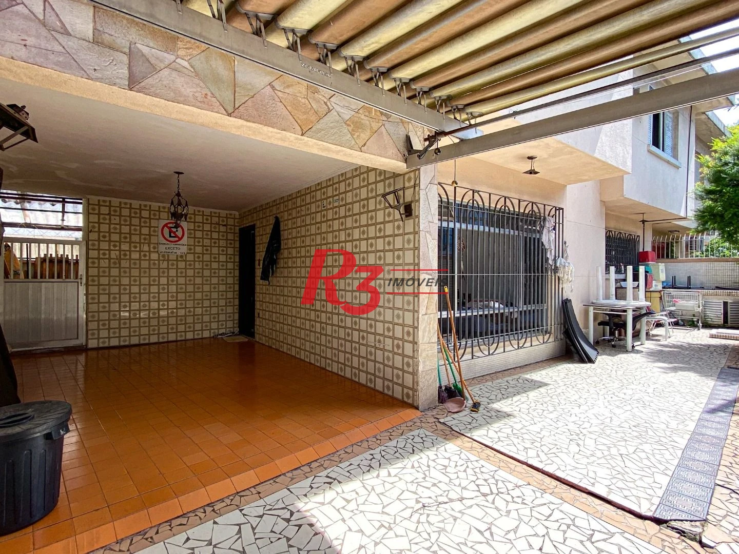 Casa com 4 dormitórios à venda, 175 m² por R$ 1.000.000,00 - Encruzilhada - Santos/SP