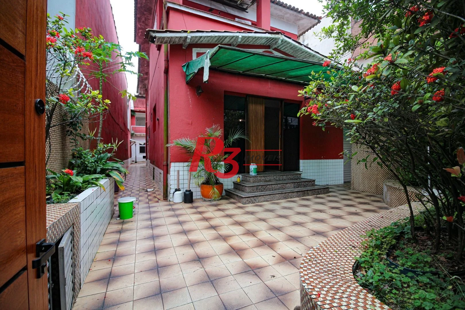 Casa para alugar, 250 m² por R$ 15.890,00/mês - Encruzilhada - Santos/SP