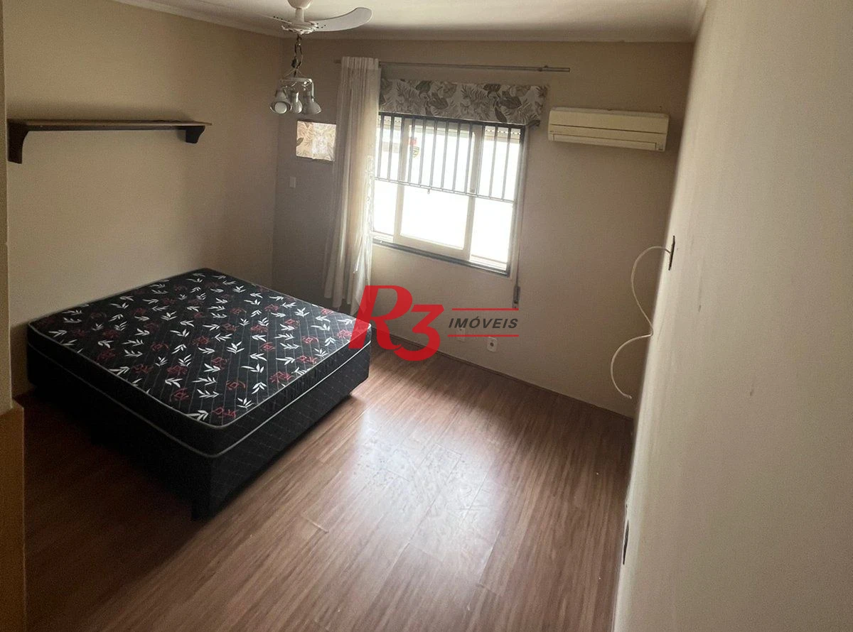 Casa com piscina e 3 suítes à venda, 315 m² por R$ 2.200.000 - Vila Belmiro - Santos/SP