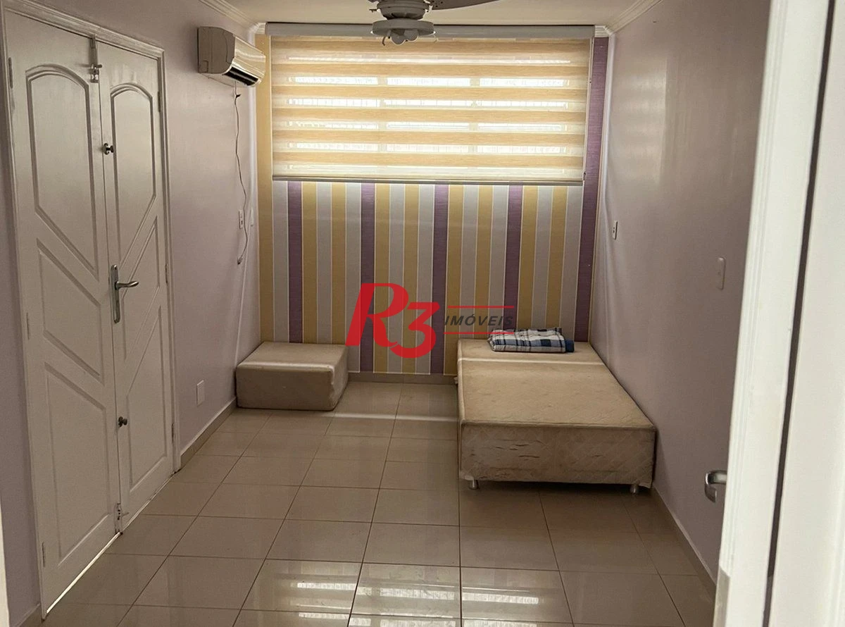 Casa com piscina e 3 suítes à venda, 315 m² por R$ 2.200.000 - Vila Belmiro - Santos/SP