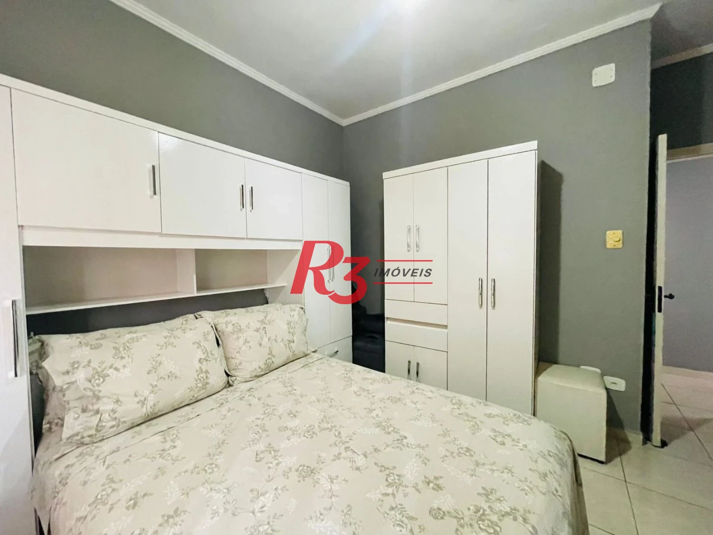 Apartamento com 2 dormitórios à venda, 62 m² por R$ 490.000,00 - Gonzaga - Santos/SP