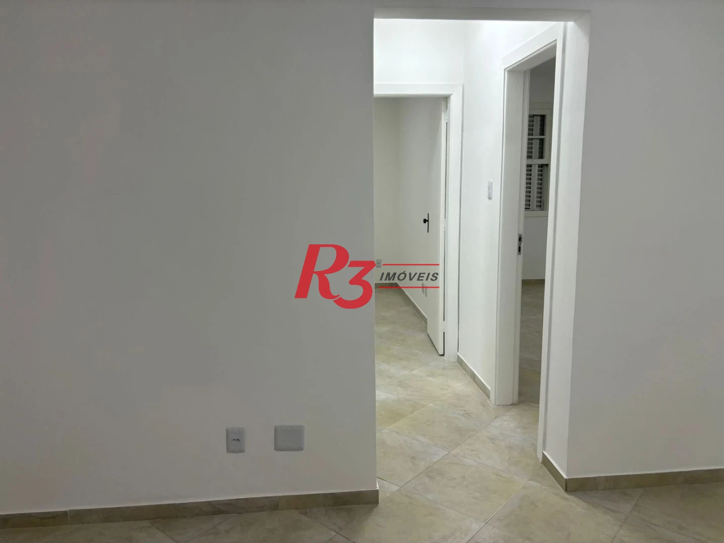 Apartamento com 2 dormitórios à venda, 71 m² por R$ 270.000,00 - Vila Matias - Santos/SP
