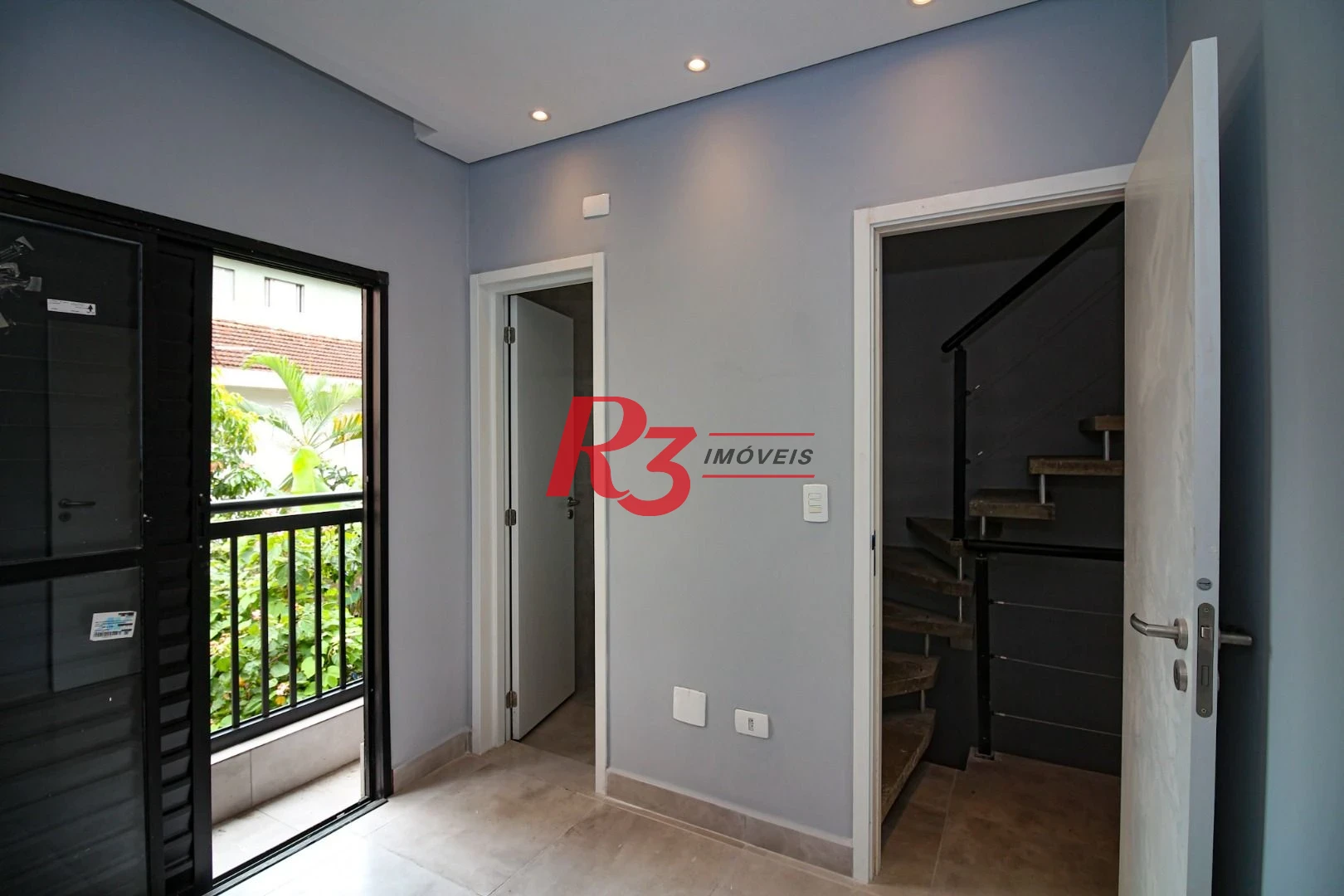 Sobrado com 2 dormitórios, 98 m² - venda por R$ 690.000,00 ou aluguel por R$ 5.500,00/mês - Marapé - Santos/SP
