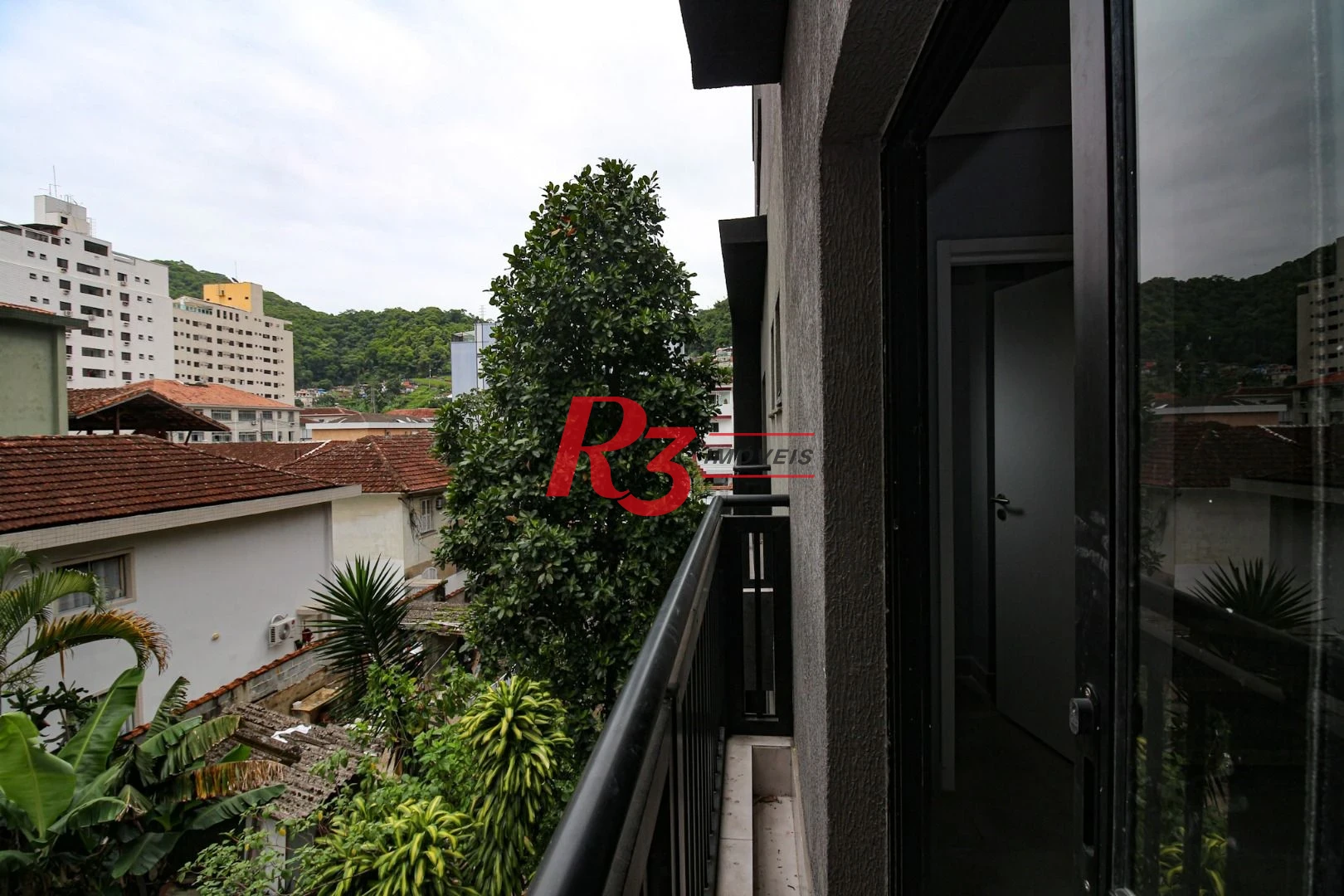 Sobrado com 2 dormitórios, 98 m² - venda por R$ 690.000,00 ou aluguel por R$ 5.500,00/mês - Marapé - Santos/SP