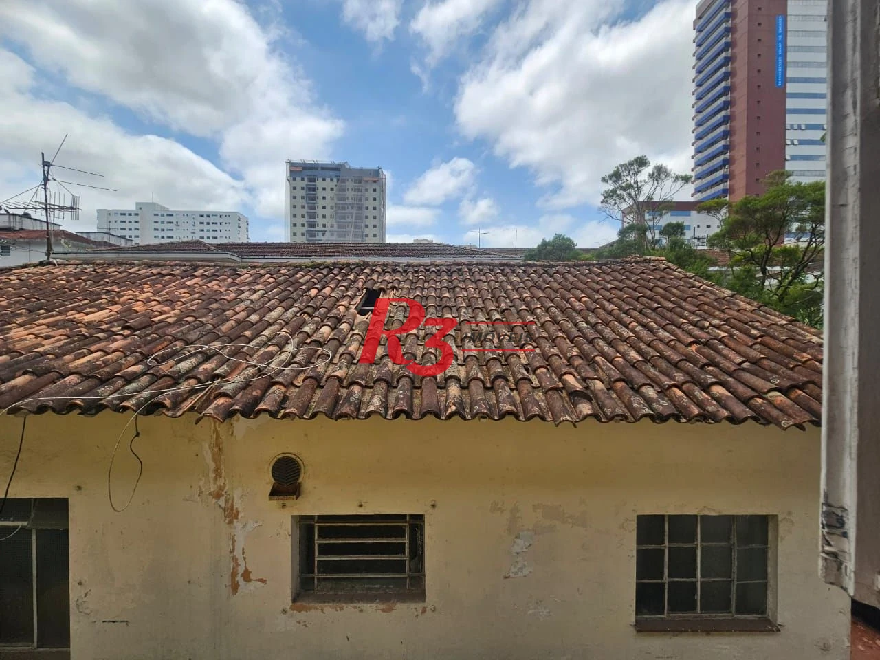 Sobrado com 2 dormitórios à venda, 98 m² por R$ 650.000,00 - Campo Grande - Santos/SP