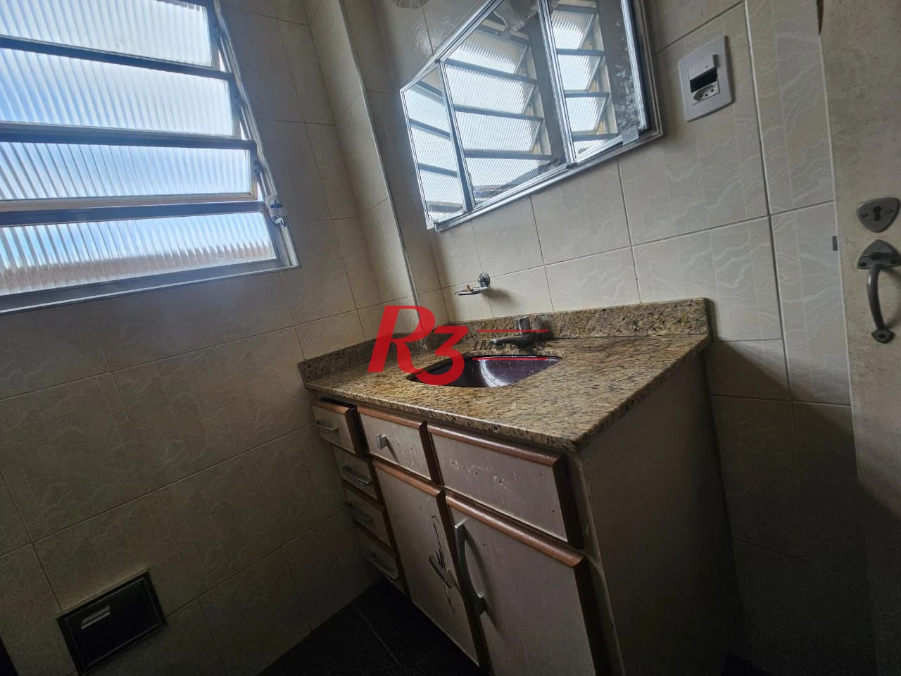 Sobrado com 2 dormitórios à venda, 98 m² por R$ 650.000,00 - Campo Grande - Santos/SP