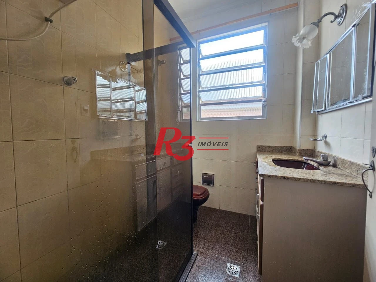 Sobrado com 2 dormitórios à venda, 98 m² por R$ 650.000,00 - Campo Grande - Santos/SP