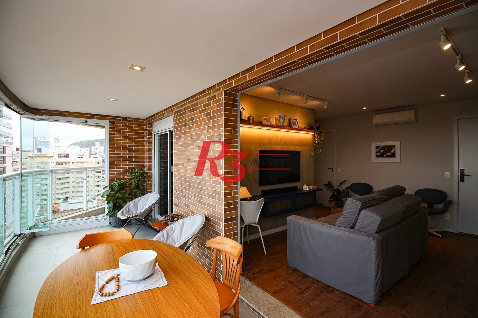 Apartamento com 2 dormitórios à venda, 68 m² por R$ 1.495.000,00 - Pompéia - Santos/SP