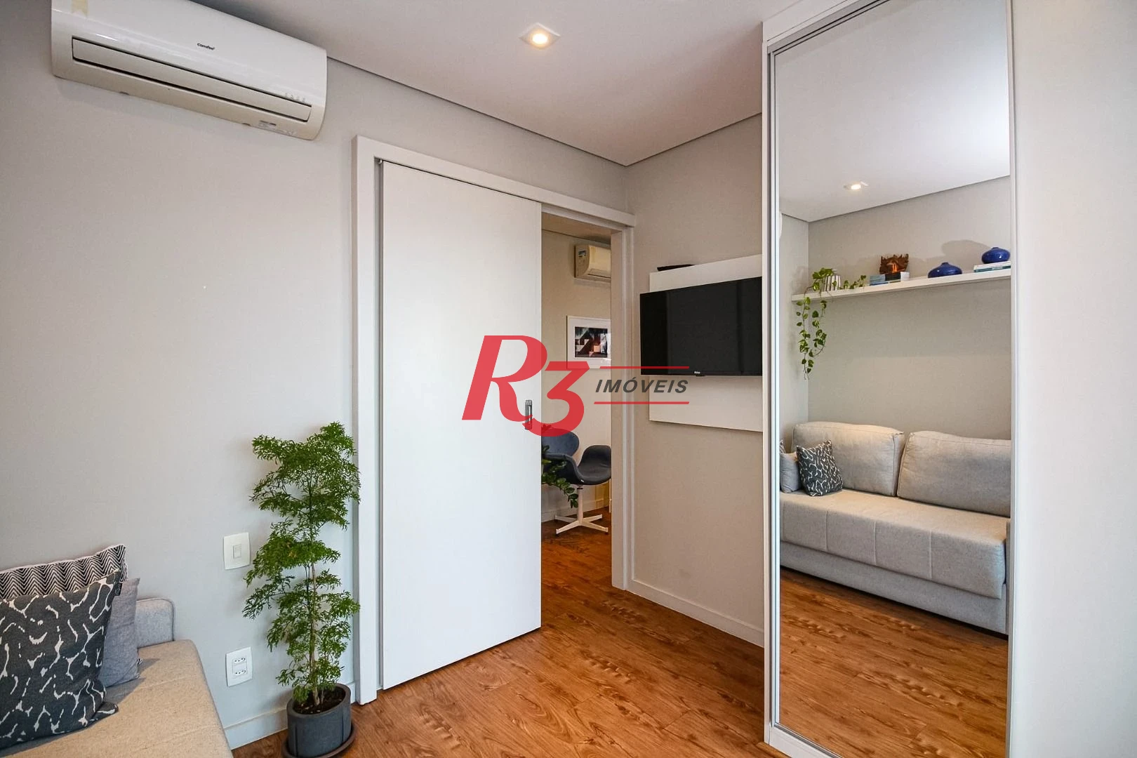 Apartamento com 2 dormitórios à venda, 68 m² por R$ 1.495.000,00 - Pompéia - Santos/SP