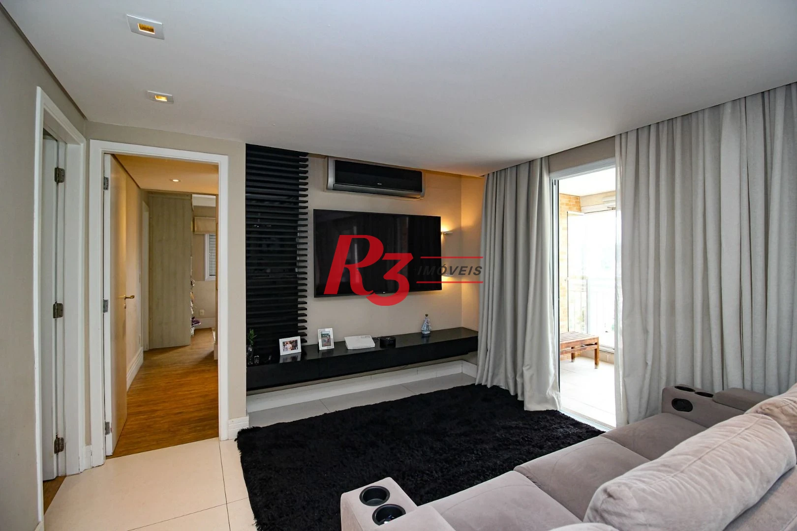 Apartamento com 2 dormitórios à venda, 131 m² por R$ 1.950.000,00 - Gonzaga - Santos/SP