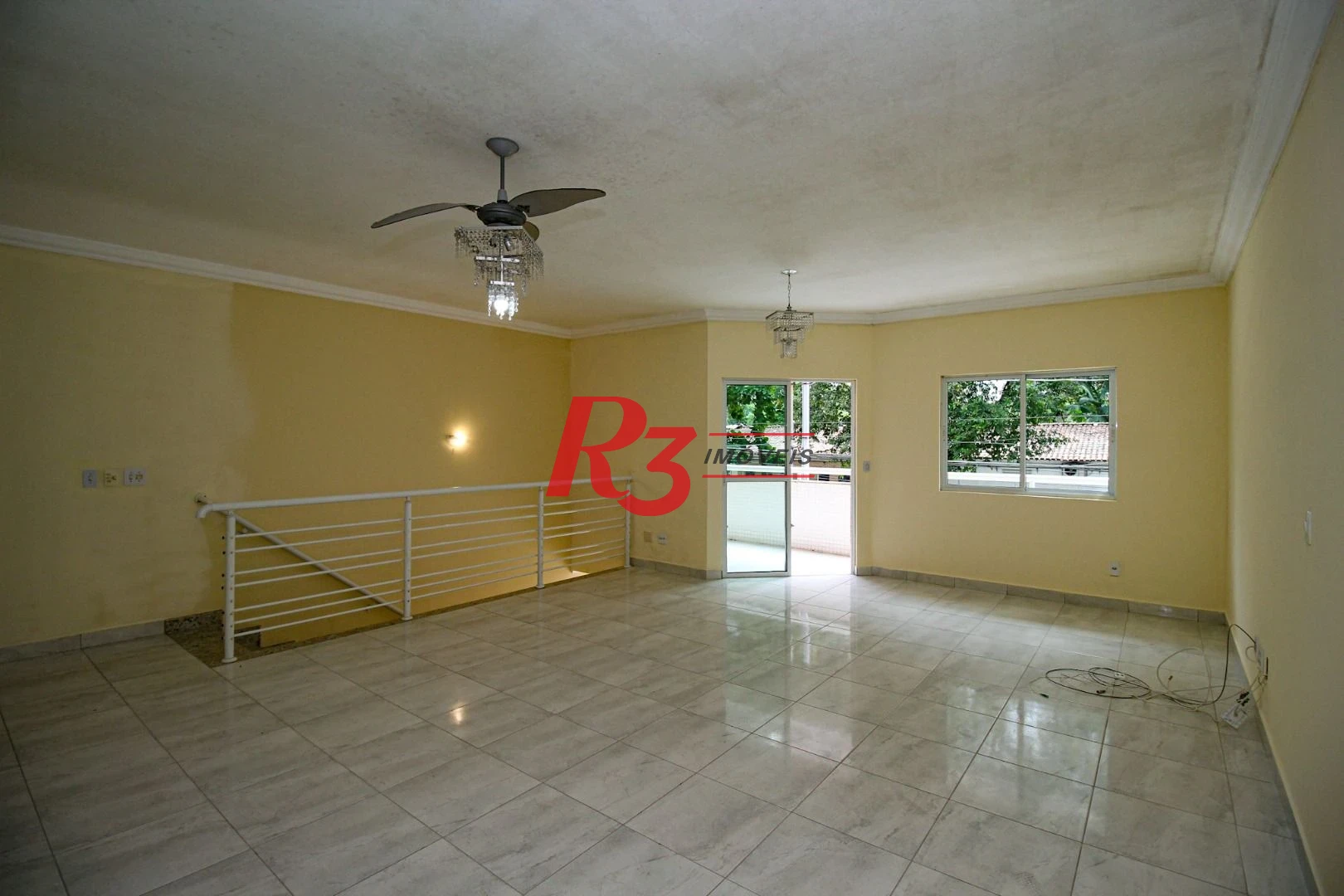 Casa com 4 dormitórios para alugar, 320 m² por R$ 10.000,00/mês - Gonzaga - Santos/SP