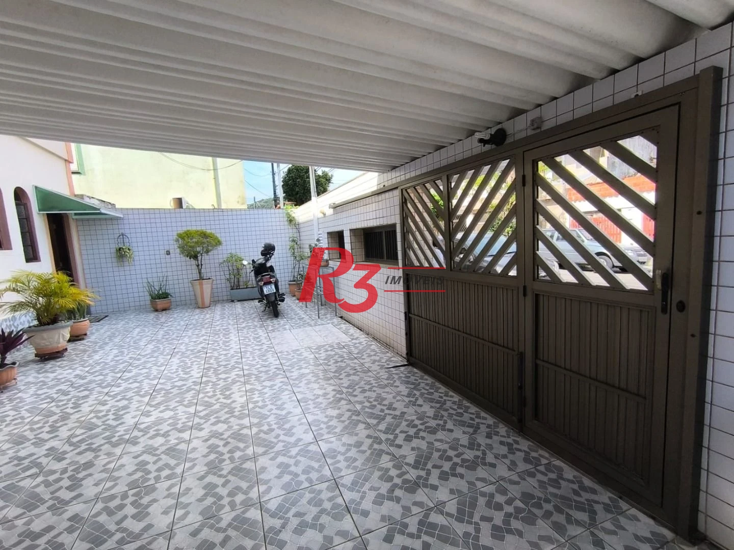 Sobrado com 2 dormitórios à venda, 100 m² por R$ 710.000,00 - Vila Valença - São Vicente/SP
