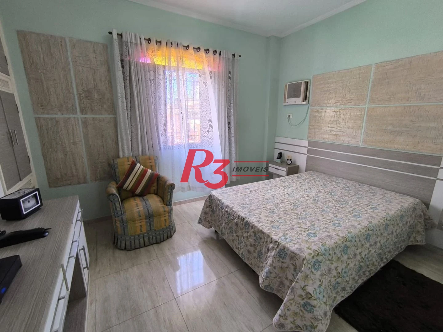 Sobrado com 2 dormitórios à venda, 100 m² por R$ 710.000,00 - Vila Valença - São Vicente/SP