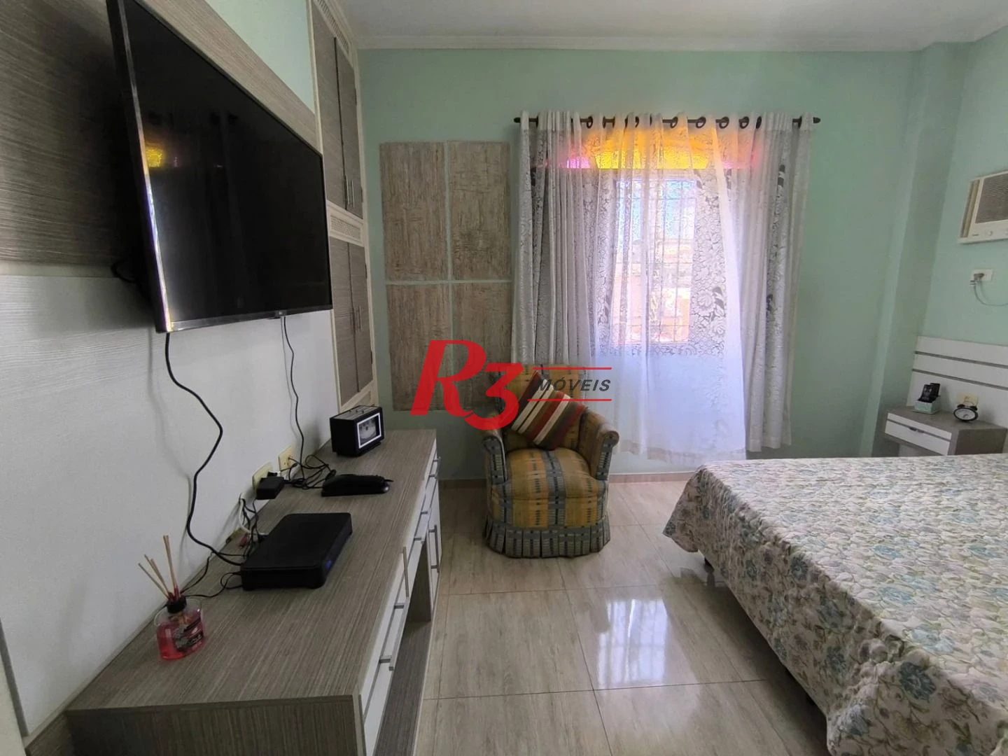 Sobrado com 2 dormitórios à venda, 100 m² por R$ 710.000,00 - Vila Valença - São Vicente/SP