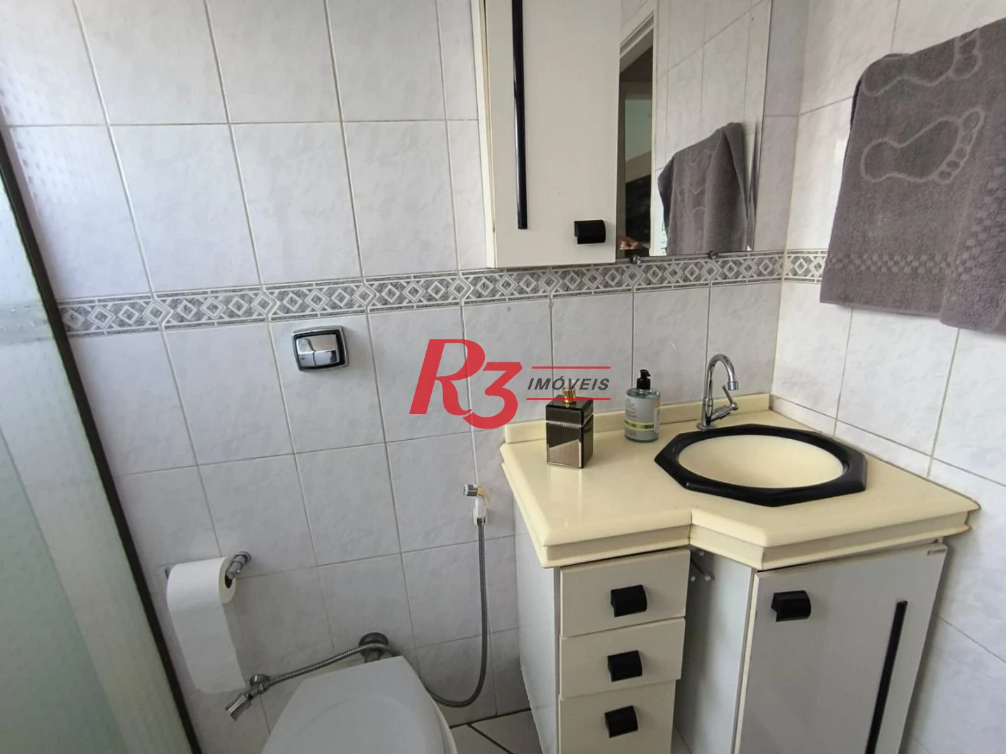 Sobrado com 2 dormitórios à venda, 100 m² por R$ 710.000,00 - Vila Valença - São Vicente/SP