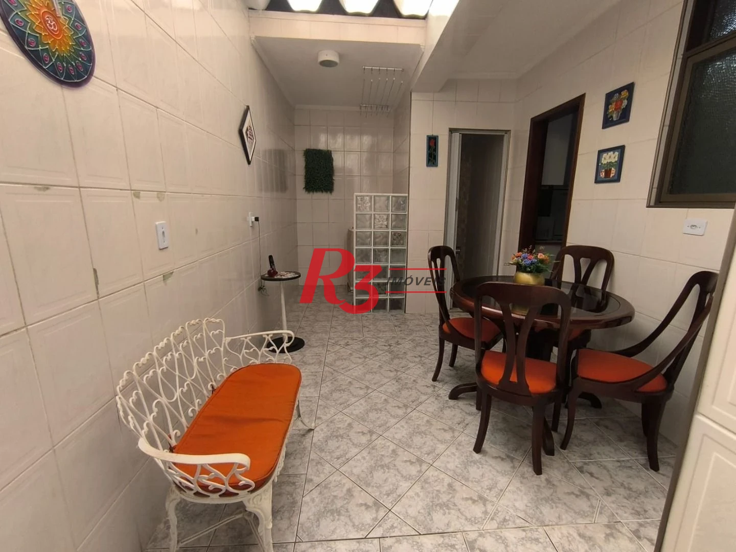 Sobrado com 2 dormitórios à venda, 100 m² por R$ 710.000,00 - Vila Valença - São Vicente/SP