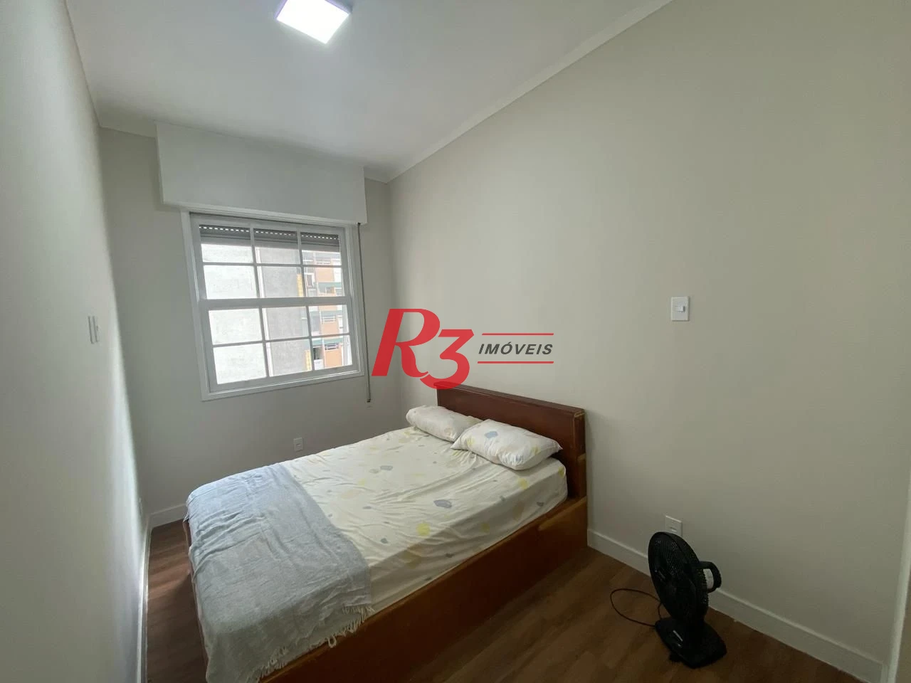 Apartamento com 2 dormitórios à venda, 55 m² por R$ 400.000,00 - Embaré - Santos/SP