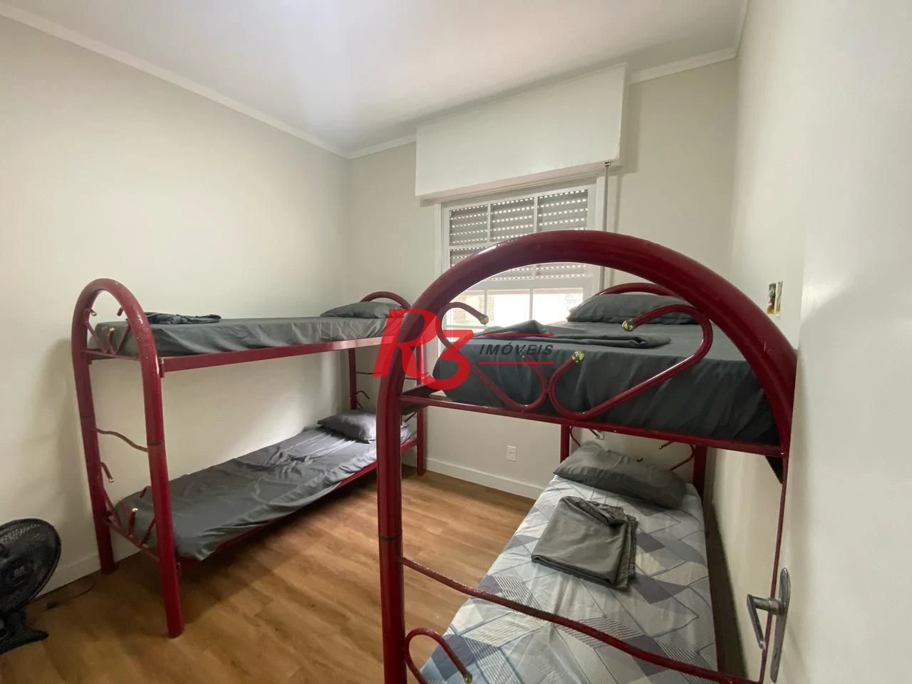 Apartamento com 2 dormitórios à venda, 55 m² por R$ 400.000,00 - Embaré - Santos/SP
