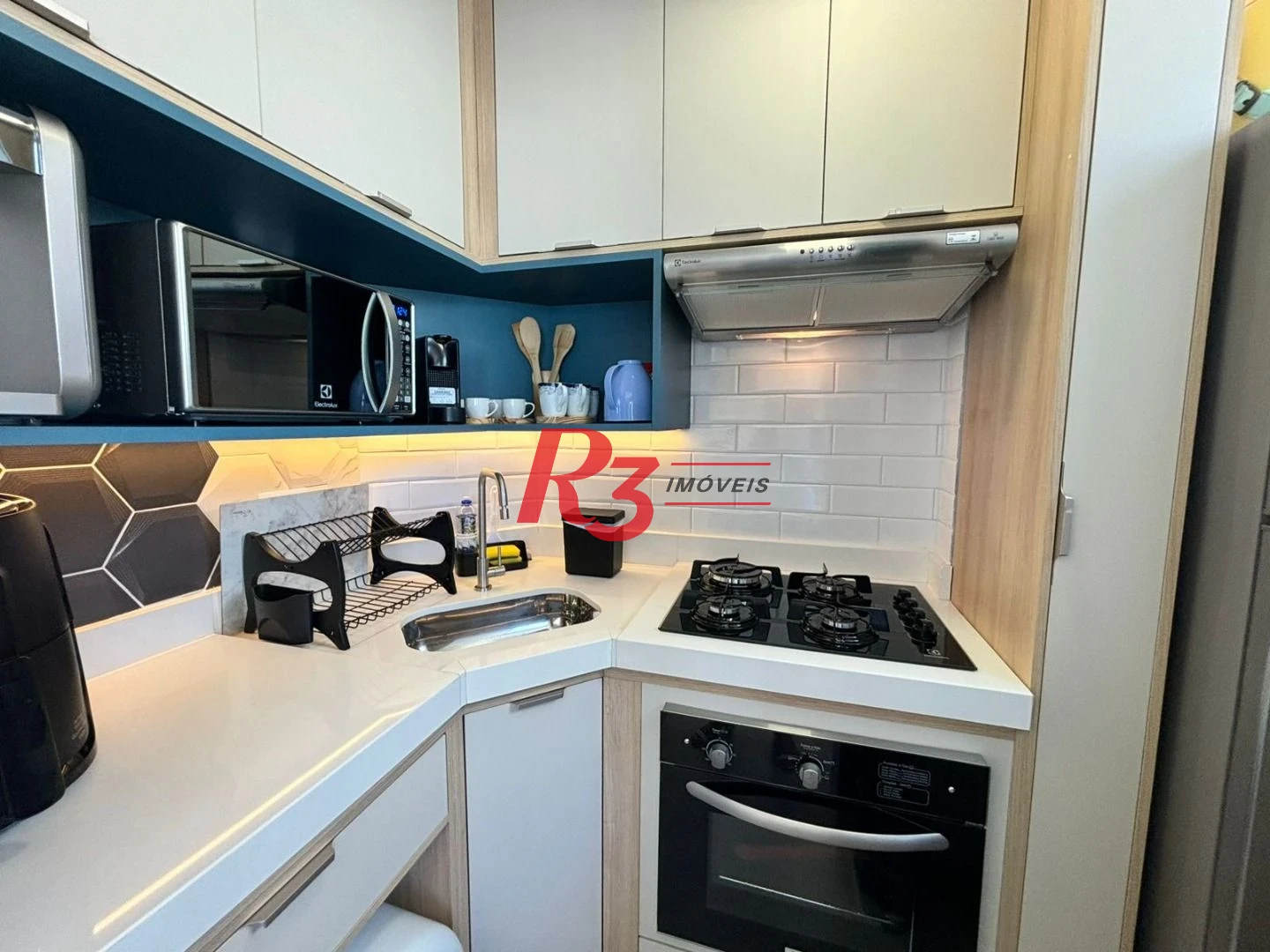 Kitnet com 1 dormitório para alugar, 28 m² por R$ 5.000,02/mês - Embaré - Santos/SP