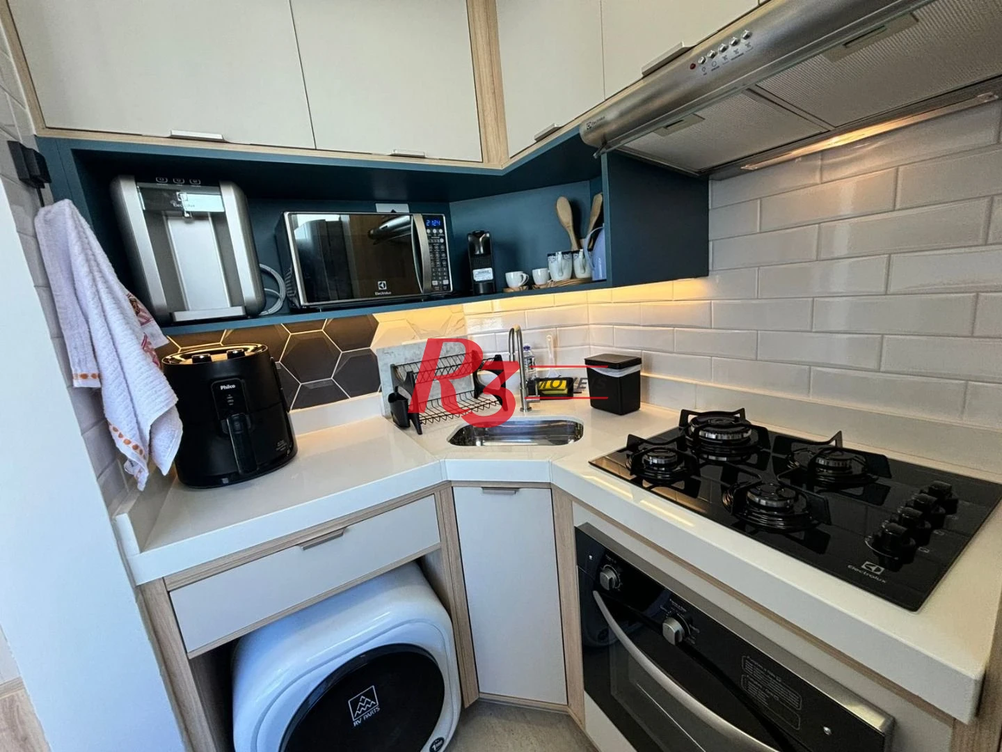Kitnet com 1 dormitório para alugar, 28 m² por R$ 5.000,02/mês - Embaré - Santos/SP