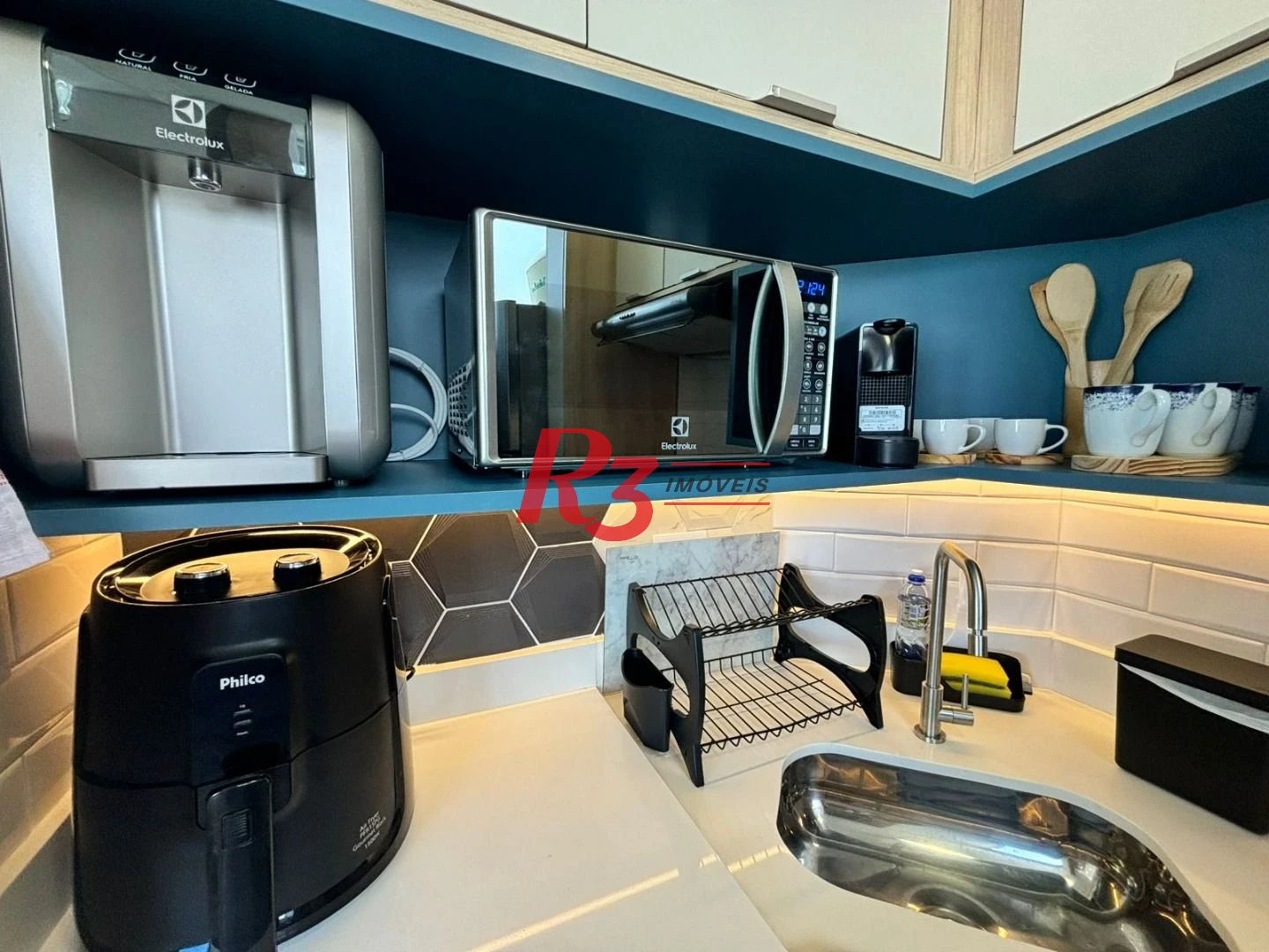 Kitnet com 1 dormitório para alugar, 28 m² por R$ 5.000,02/mês - Embaré - Santos/SP