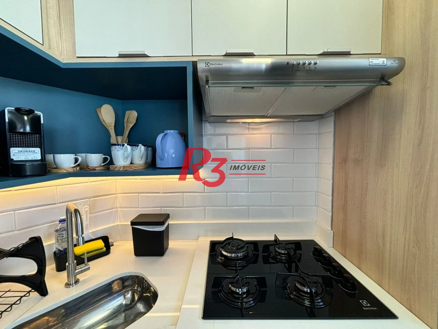 Kitnet com 1 dormitório para alugar, 28 m² por R$ 5.000,02/mês - Embaré - Santos/SP
