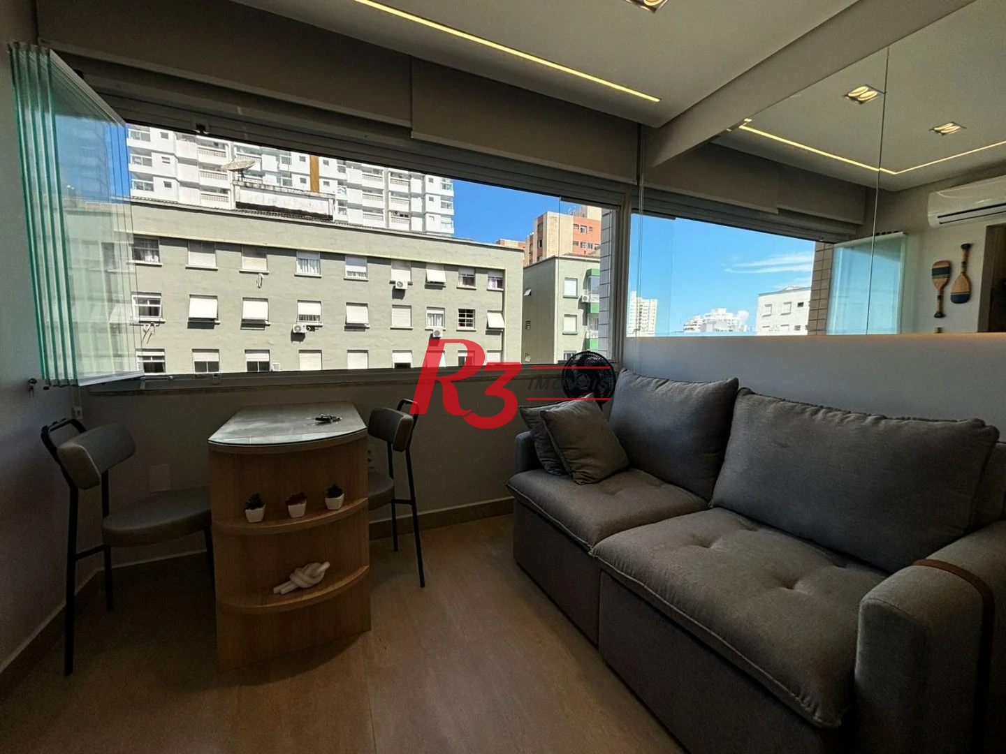 Kitnet com 1 dormitório para alugar, 28 m² por R$ 5.000,02/mês - Embaré - Santos/SP