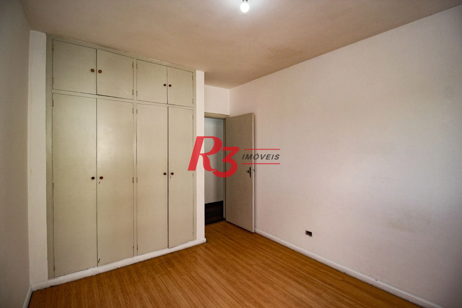 Apartamento com 3 dormitórios à venda, 107 m² por R$ 845.000,00 - Boqueirão - Santos/SP