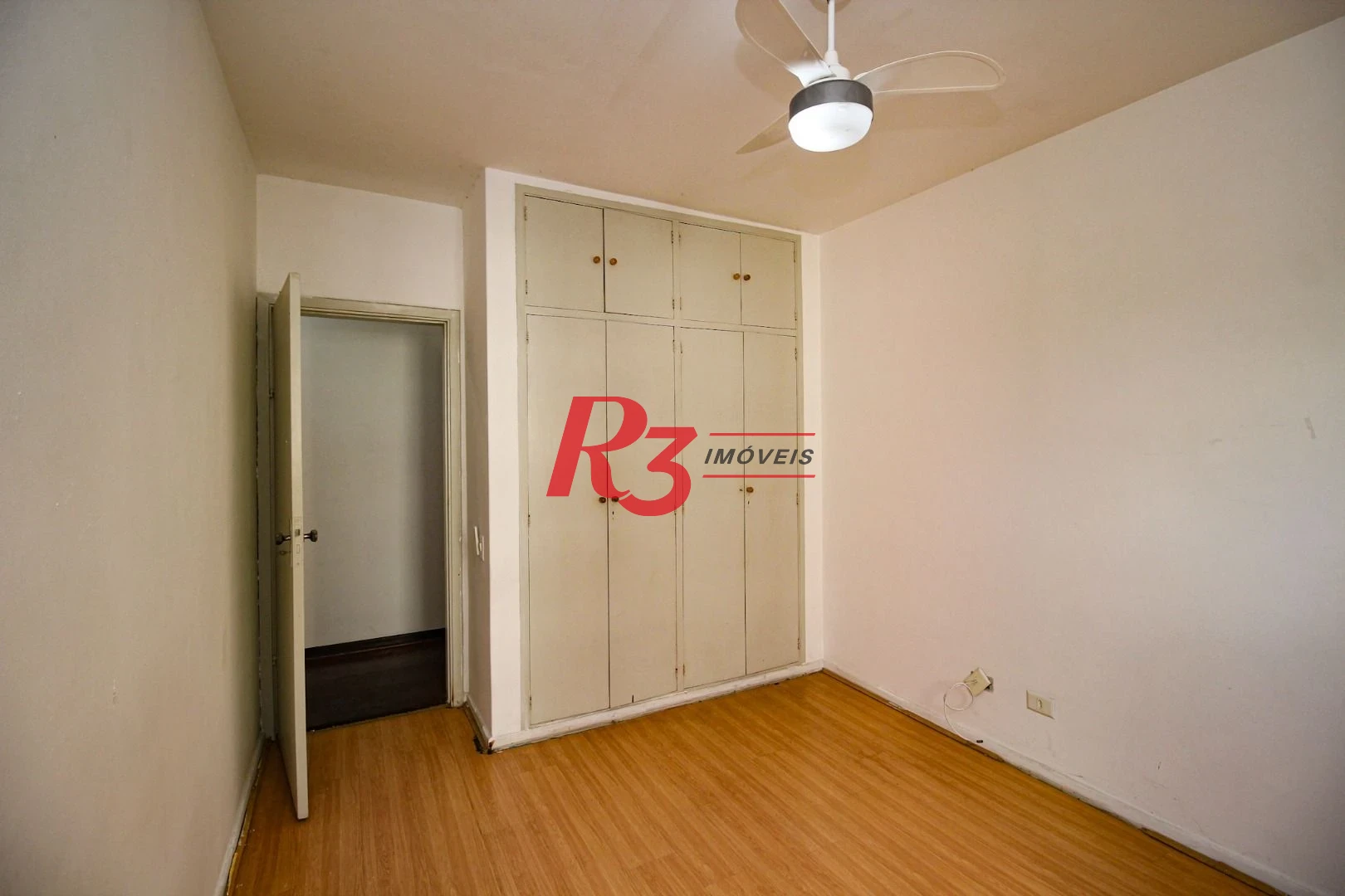 Apartamento com 3 dormitórios à venda, 107 m² por R$ 845.000,00 - Boqueirão - Santos/SP