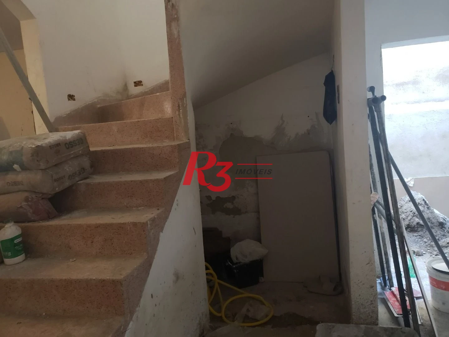 Sobrado com 3 suítes à venda, 200 m² por R$ 1.950.000 - Embaré - Santos/SP