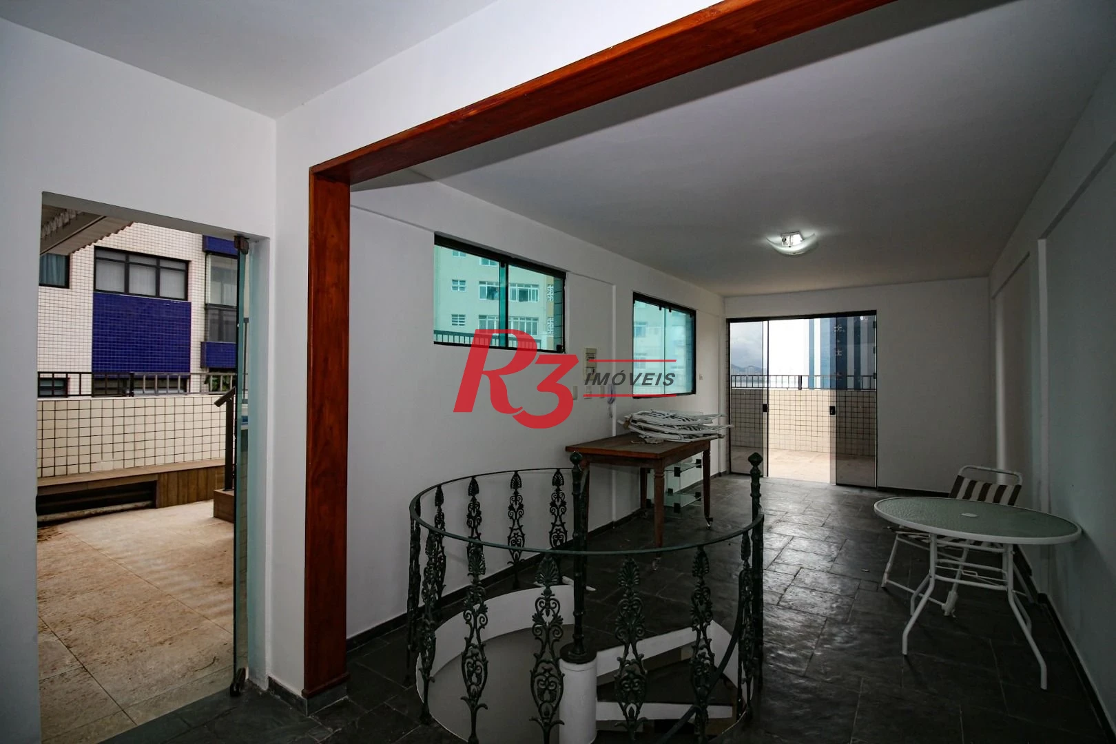 Cobertura com 3 dormitórios à venda, 246 m² por R$ 1.383.000,00 - Ponta da Praia - Santos/SP