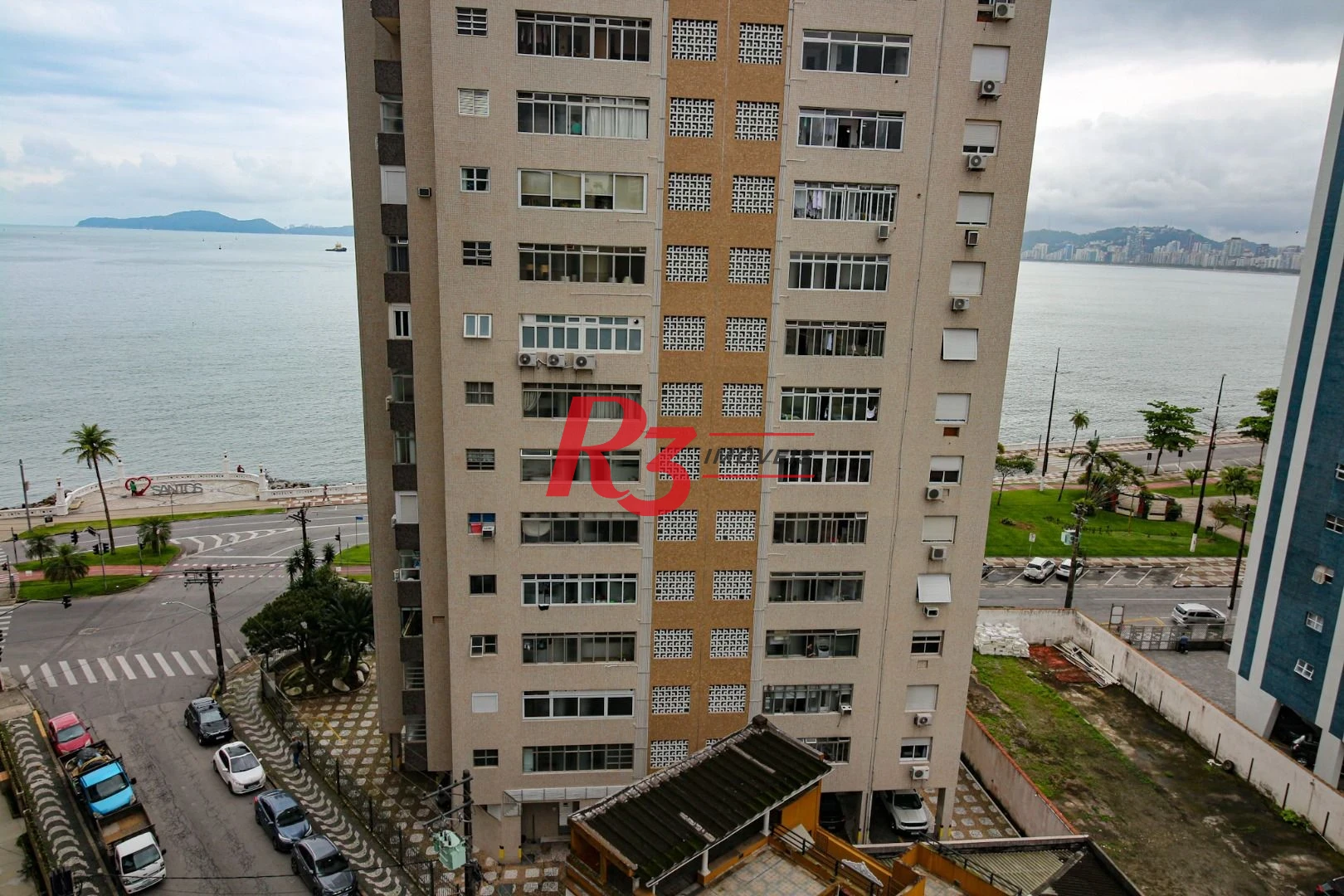 Cobertura com 3 dormitórios à venda, 246 m² por R$ 1.383.000,00 - Ponta da Praia - Santos/SP