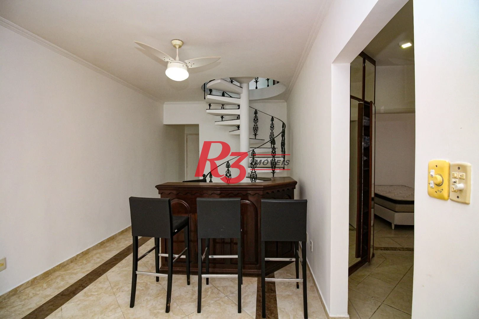 Cobertura com 3 dormitórios à venda, 246 m² por R$ 1.383.000,00 - Ponta da Praia - Santos/SP