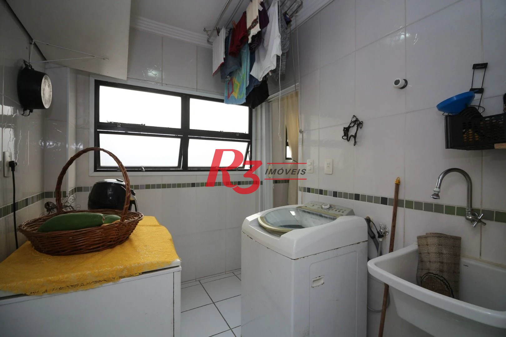Cobertura com 3 dormitórios à venda, 200 m² por R$ 1.600.000,00 - Embaré - Santos/SP