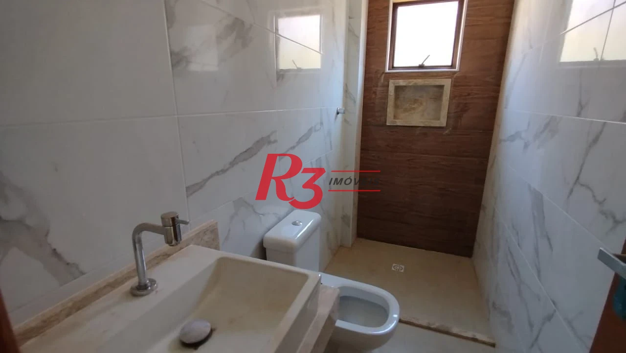 Casa com 4 dormitórios à venda, 220 m² por R$ 1.730.000,00 - Embaré - Santos/SP