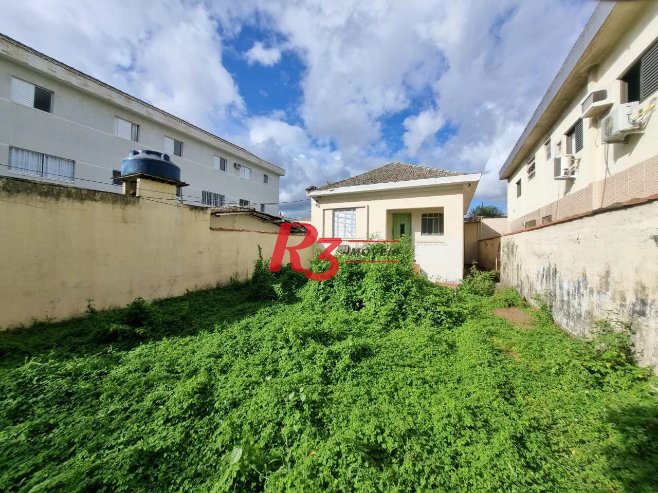 Exclusivo terreno à venda em excelente localização de Santos, com 8x37 m², plano, condição muito especial!!!