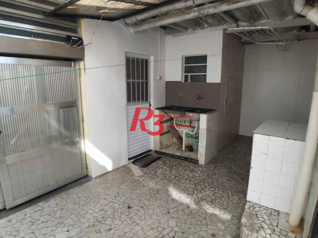Casa com 6 dormitórios, 223 m² - venda por R$ 900.000,00 ou aluguel por R$ 8.000,01/mês - Vila Matias - Santos/SP