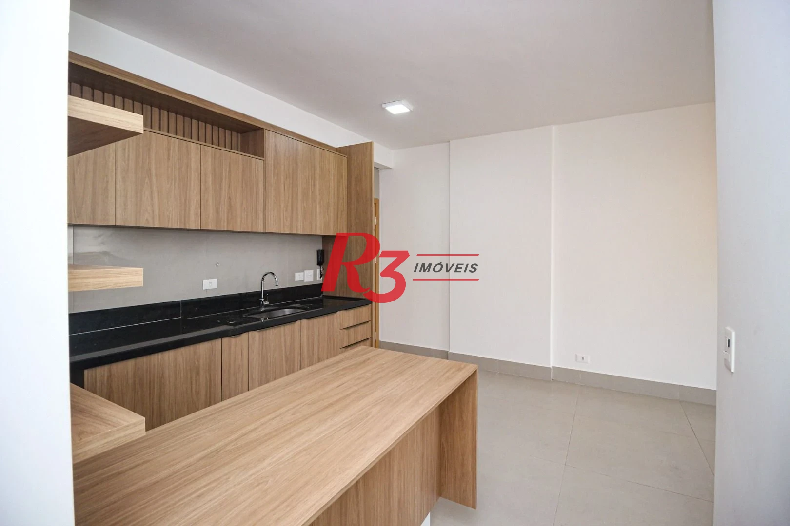 Apartamento com 2 dormitórios à venda, 75 m² por R$ 950.000,00 - José Menino - Santos/SP