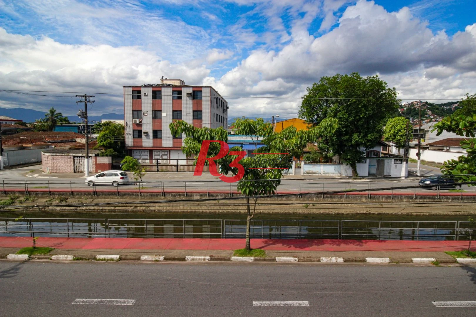 Casa com 3 dormitórios à venda, 150 m² por R$ 550.000,00 - Santa Maria - Santos/SP