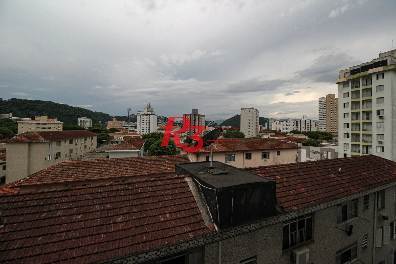 Apartamento com 2 dormitórios à venda, 75 m² por R$ 535.000,00 - Campo Grande - Santos/SP