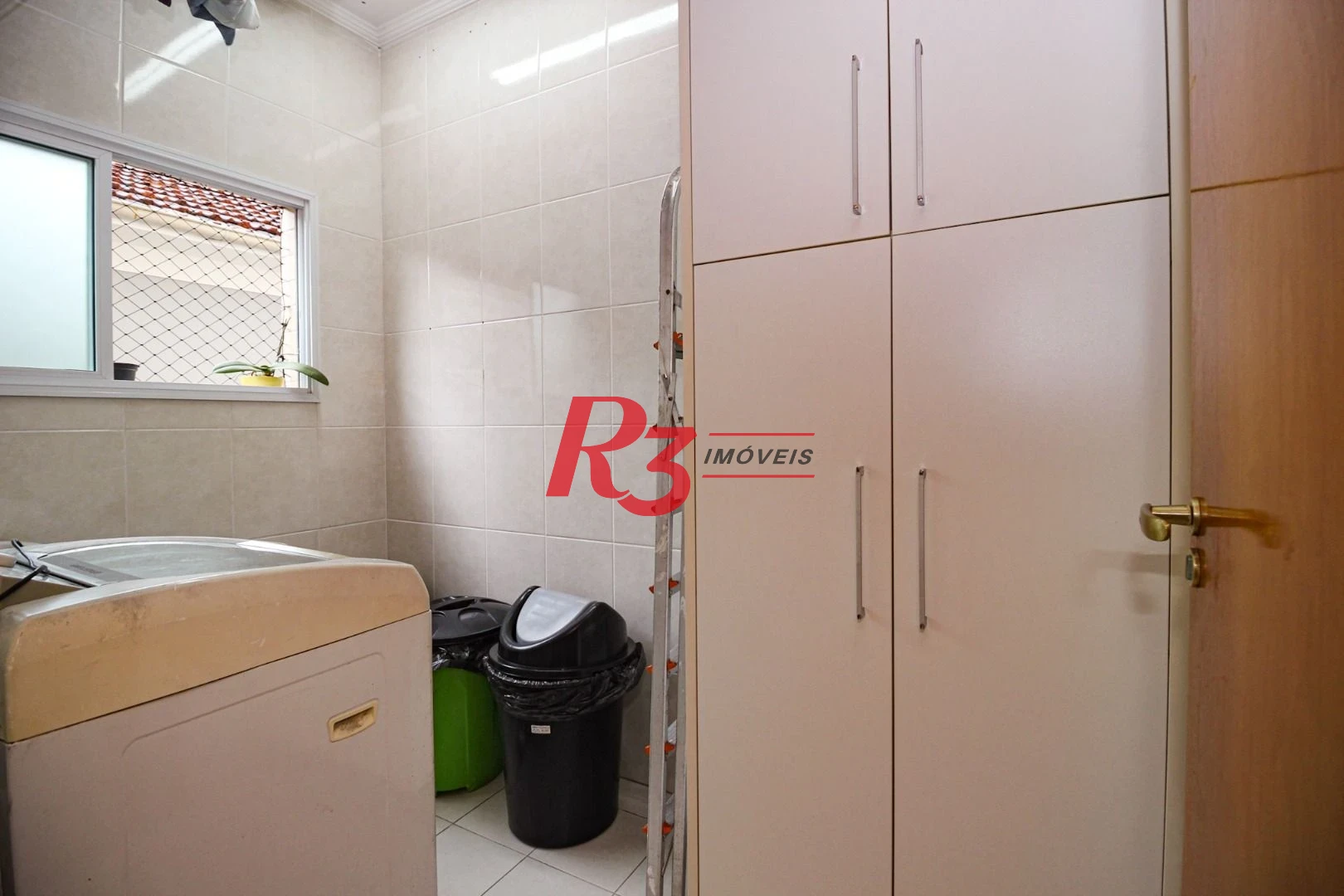 Casa com 5 dormitórios à venda, 269 m² por R$ 1.850.000,00 - Marapé - Santos/SP