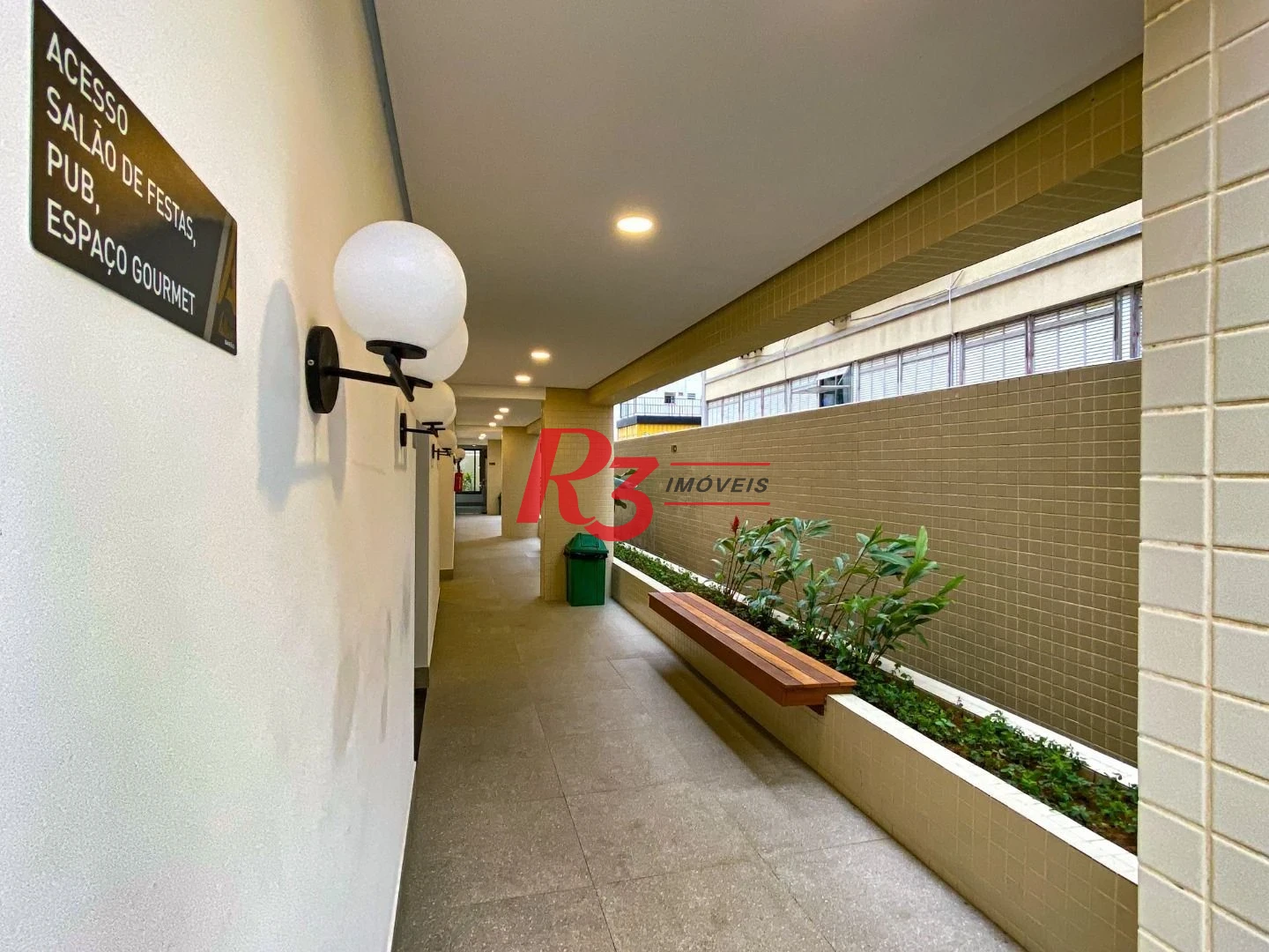 Apartamento com 2 dormitórios à venda, 75 m² por R$ 1.090.000,00 - José Menino - Santos/SP